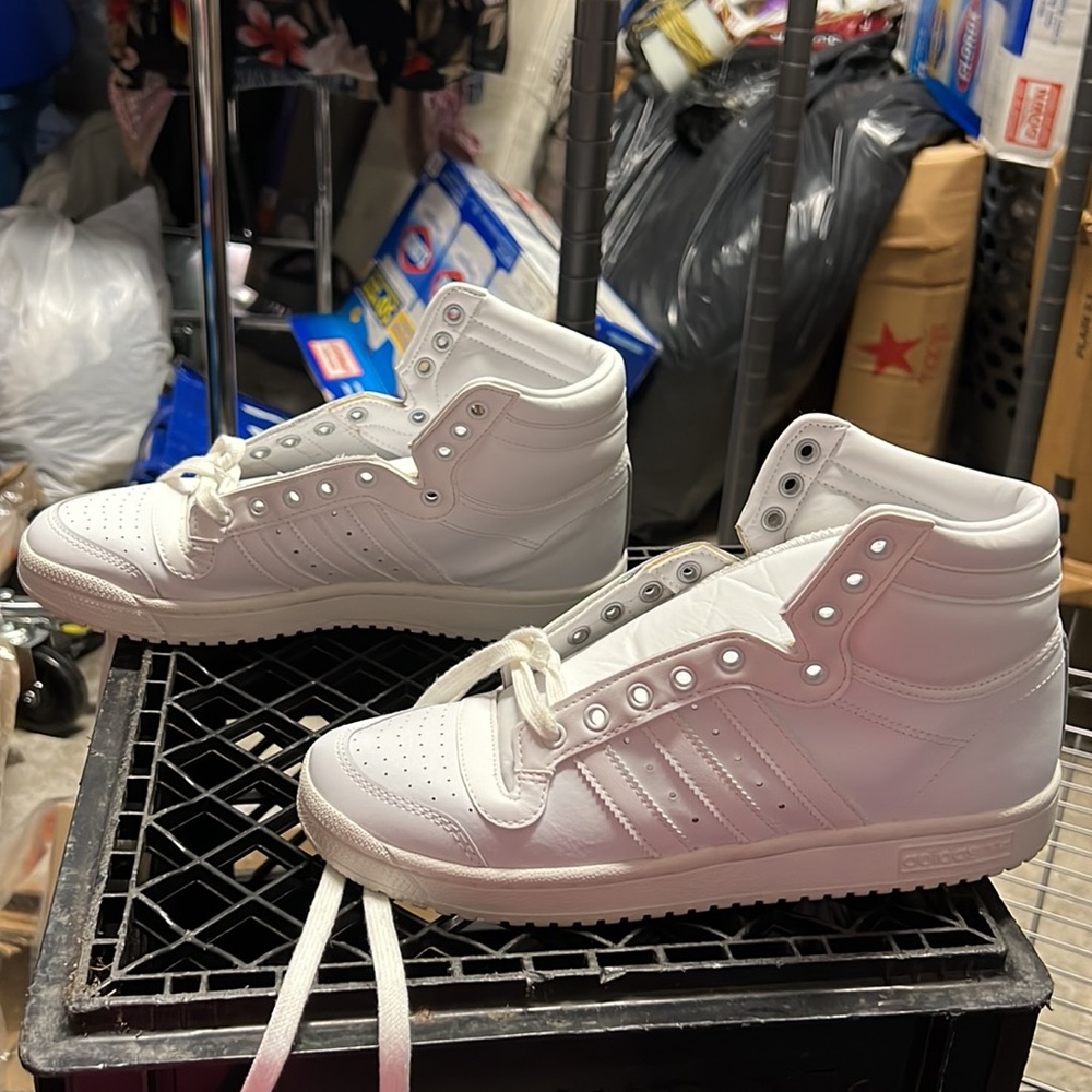 Adidas shoes - Picture 2 of 8